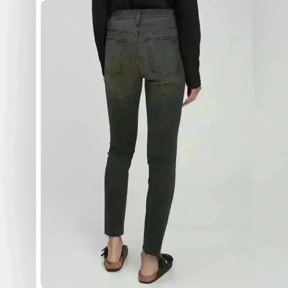 Gap Mid Rise True  Skinny Jeans with Washwell Black Button Fly size 25 regular - Picture 3 of 8